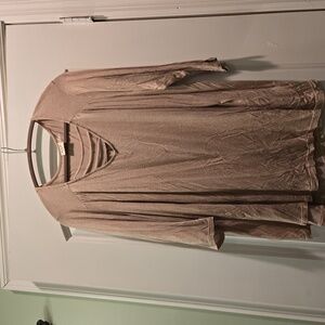 Hip pink sparkly size 2X, 3/4 sleeve top ✨️